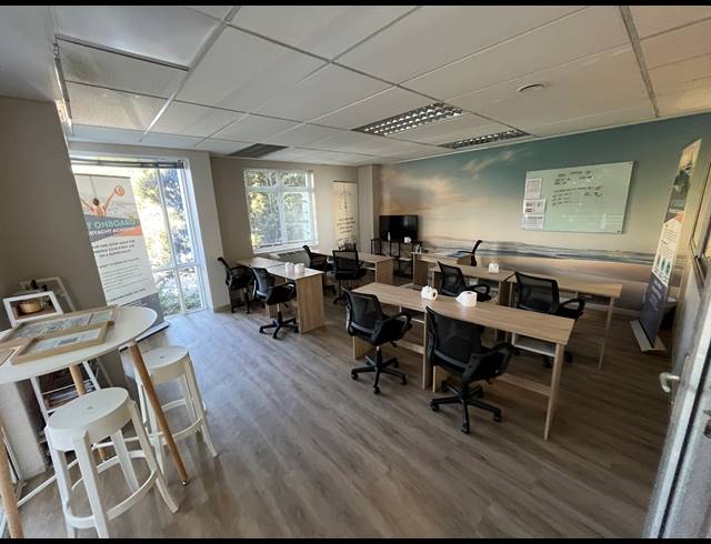 278M² OFFICE TO LET IN MOUILLE POINT